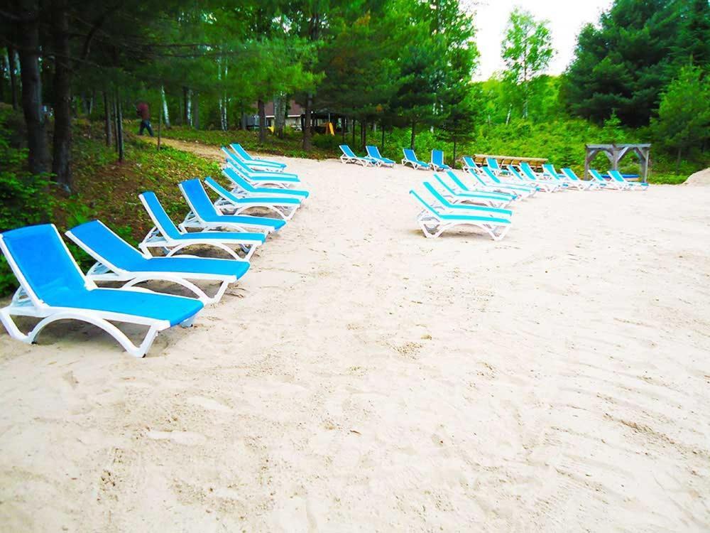 Footprints Resort Bancroft Exterior photo